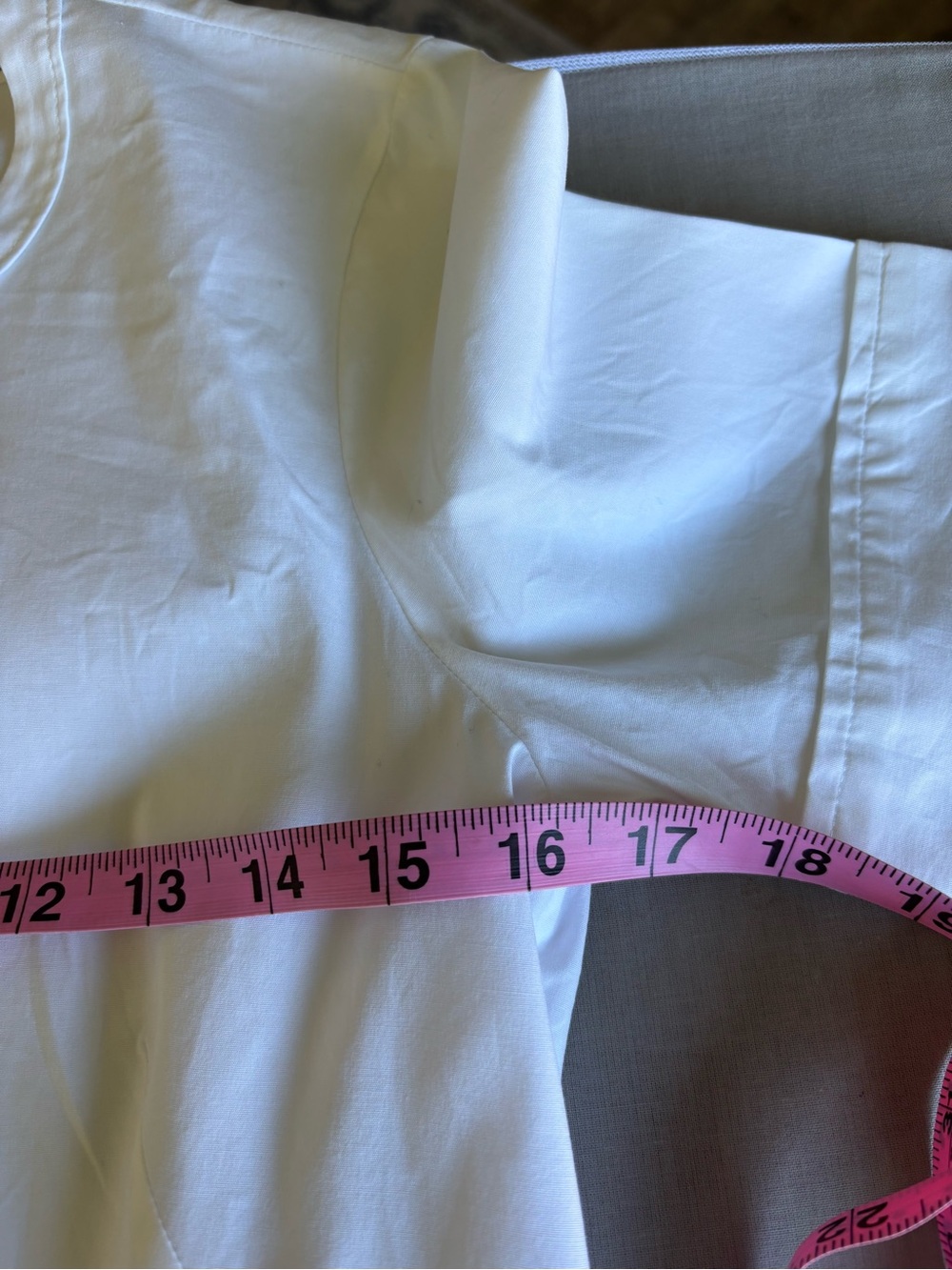 Veronica Beard White Peplum Top Short Sleeve Back Zip Minimalist Est Size 2 - Picture 7 of 8